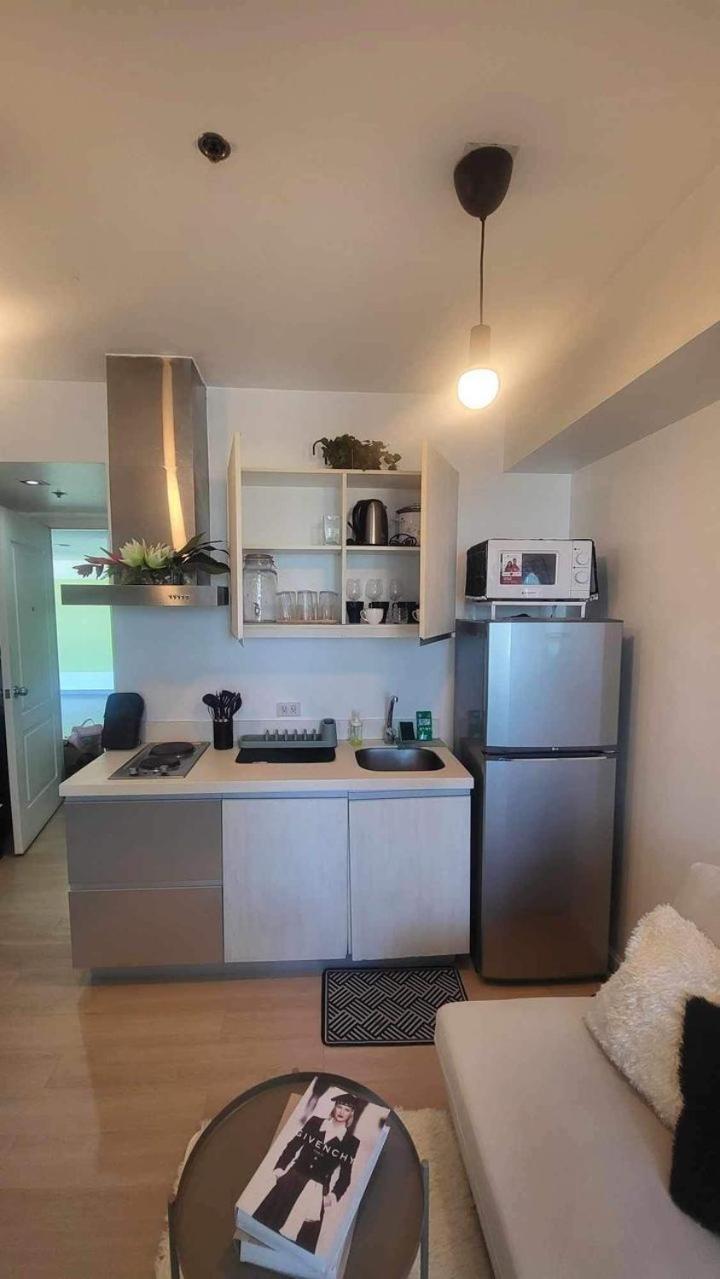 El Spacio Azure 1br With Ps4 & Netflix Apartment Manila